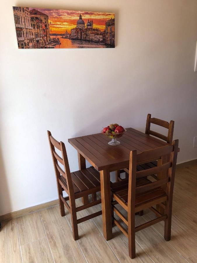Milos Apartments ฮีมาเรอ ภายนอก รูปภาพ