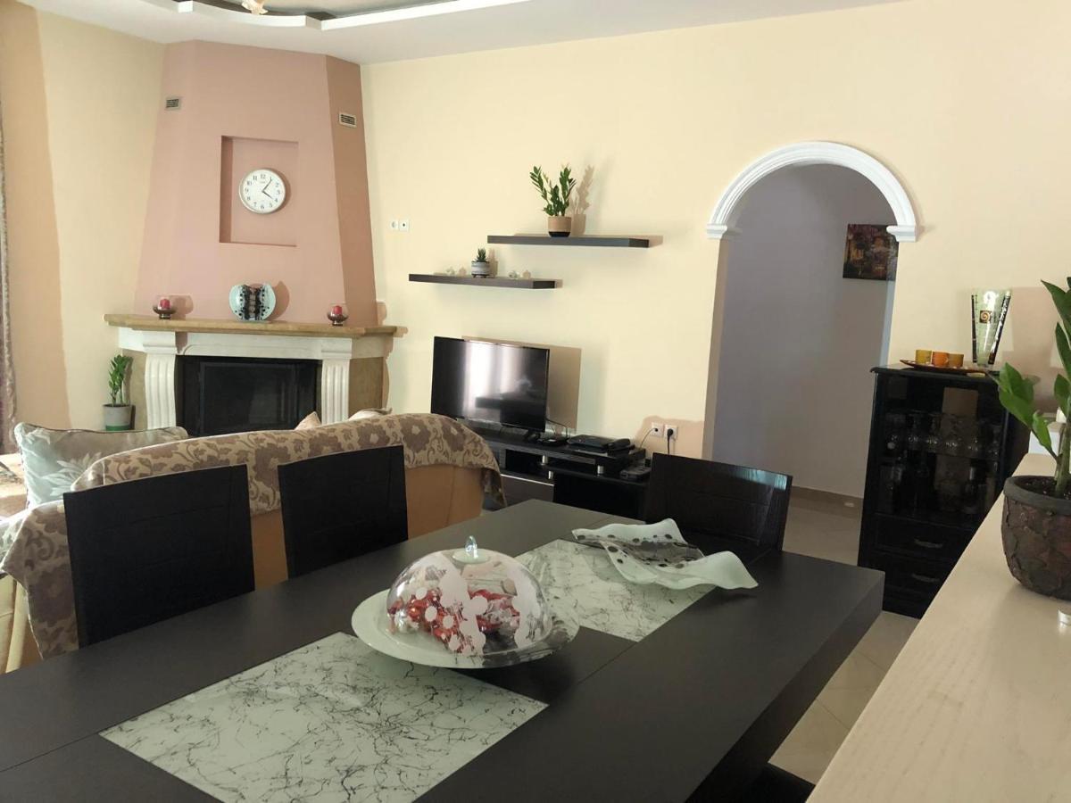 Milos Apartments ฮีมาเรอ ภายนอก รูปภาพ