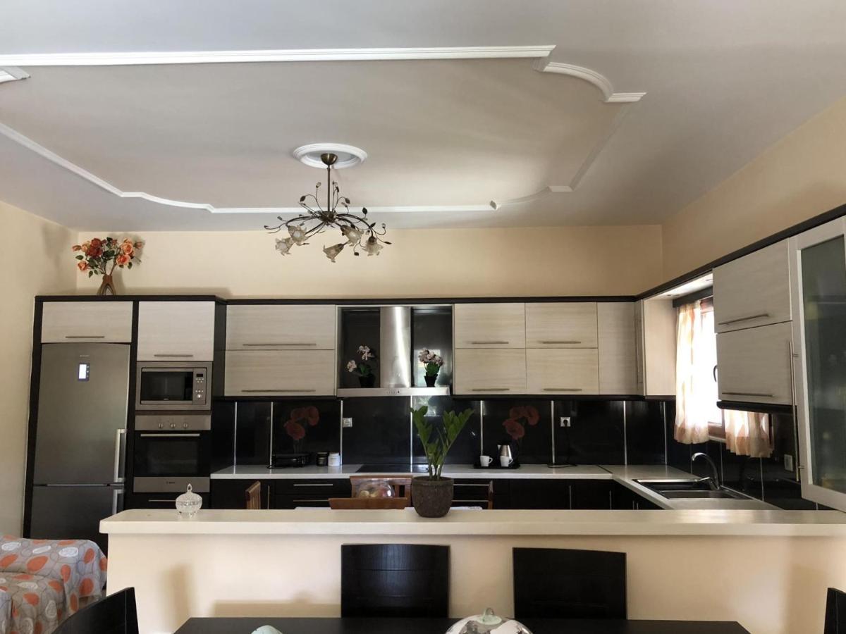 Milos Apartments ฮีมาเรอ ภายนอก รูปภาพ
