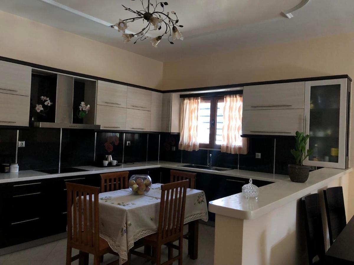 Milos Apartments ฮีมาเรอ ภายนอก รูปภาพ